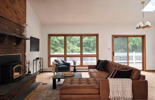Palenville House | Catskill Retreat with Hot Tub and Fire Pit