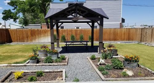 Lovell Hotel | Cattlemen Motel