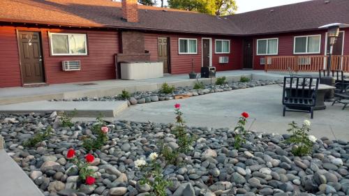 Lovell Hotel | Cattlemen Motel