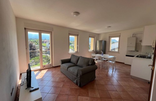 Visome Apartment | Cavallo - Lovely One-Bedroom with Mountain View