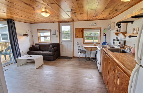 Cavendish Cottage | Cavendish Bosom Buddies Cottage Resort