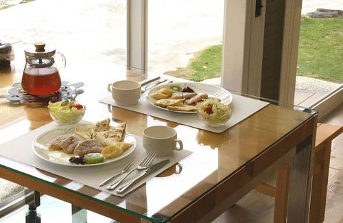 Guanshan Bed & Breakfast | Caves B&B