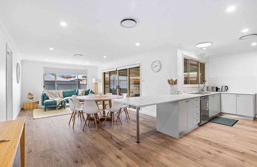 Swansea House | Caves Beach House- Winter Holiday Mid-Week Special