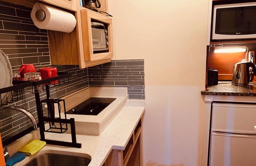 George Town Apartment | Cayman Imperial Suite-Close to Beaches, Restaurants, Bus-stops & Stores