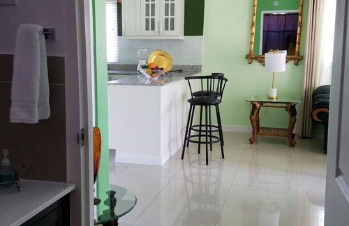 Kingston House | Caymanas Estates Villa!