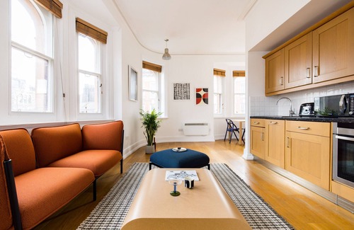 Chinatown Apartment | CCR4 - One Bedroom Apartment, Sleeps 2