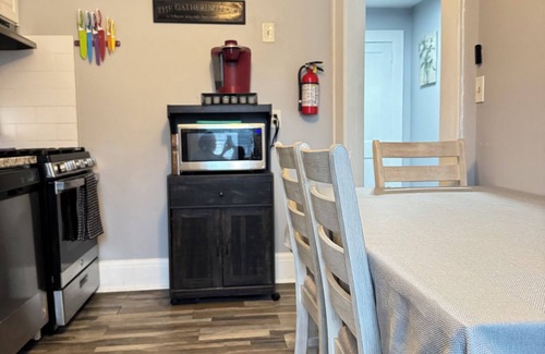 Plainfield House | Cedar Brook Getaway - NYC | Rutgers | Jersey Shore - Union County EXTENDED STAY