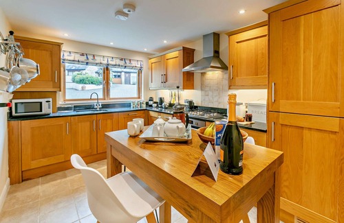 Maenporth House | Cedar - Falmouth - Three Bedroom House, Sleeps 6