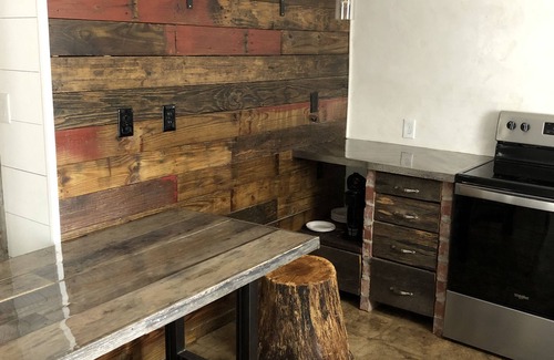 Nitro Apartment | Cedar Hill 2 Super Cute Loft near Charleston