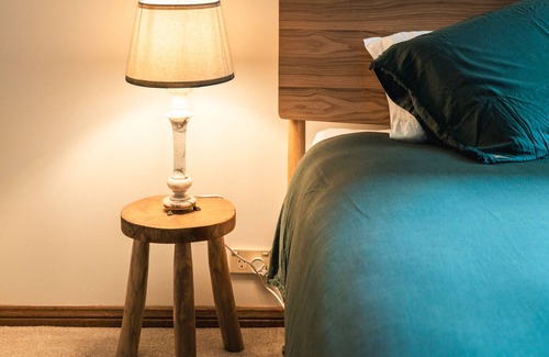 Blackheath Cabin | Cedar Hot Tub in the Treetops Shady Pines Cabin