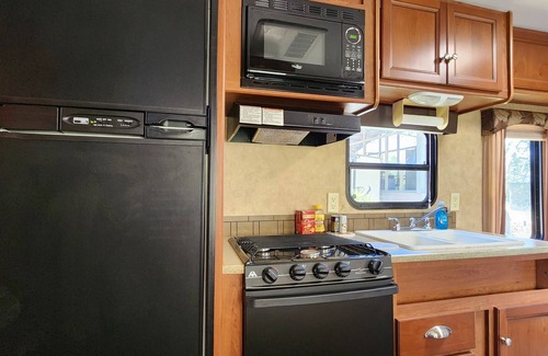 Salem House | Cedar Island Canal Front Cute RV with Boat Slip, Fishing, Scalloping & Crabbing
