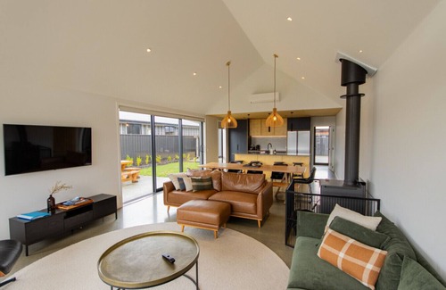 Twizel House | Cedar Peaks, Twizel.