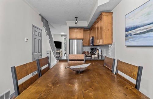 Canmore Cabin | Cedar Ridge Chalet - Pool & Hot tub - Pet Friendly