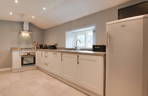 Bontnewydd House | Cefnhendre - Two Bedroom House, Sleeps 4