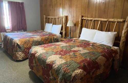 Clarinda Hotel | Celebrity Inn