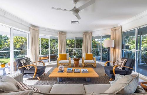 Corlette House | Celeste, 26 Bonito Street - Tranquil, Stylish & Pet friendly