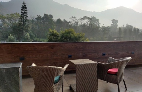 Bhimtal House | Celestial Rhapsody, Naukuchiatal by Alt Homes