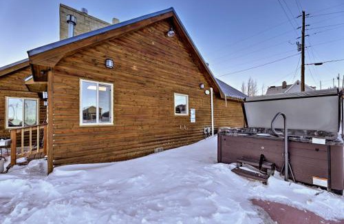 Centennial House | Centennial Cabin with Hot Tub, Sauna and Pool Table!