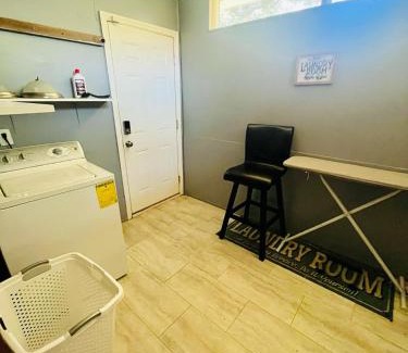 Columbus House | Center City Family Getaway