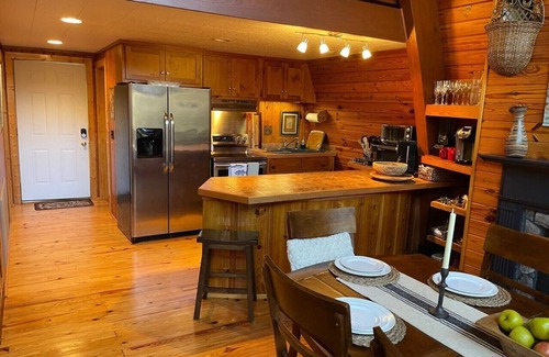 Silver Point Cabin | Center Hill Lake Lodge Near Hurricane Marina