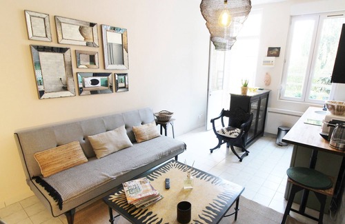 Courlancy House | Center Maisonnette near cathedral with terrace