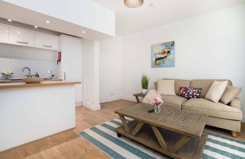 Aberdeen West End Apartment | Central-1Bedroom-Fast Wifi