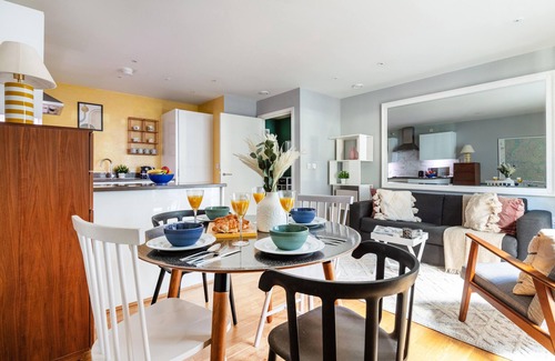 Westminster Apartment | Central 1BR in Westminster by Buckingham Palace