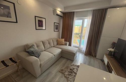 Stefanestii de Jos Apartment | Central!,2 Rooms,2 Beds,1 Parking,Shopping&Swimming