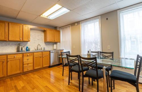 North End Apartment | Central 3 Bed 1 Bath in Historic Building