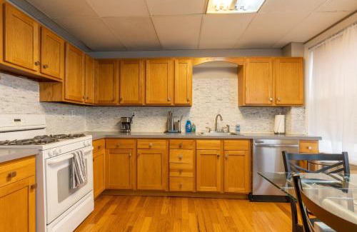 North End Apartment | Central 3 Bed 1 Bath in Historic Building