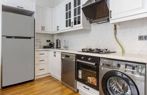 Osmanbey Apartment | Central and Modern 2+1 Flat in Sisli