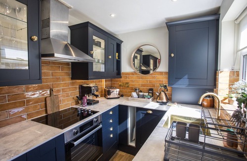 Warwick House | Central beautiful boutique townhouse - 5 mins walk to Warwick