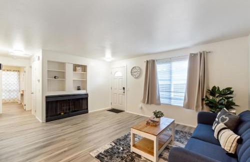 Lake Hills House | Central Bellevue Guesthouse