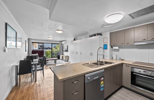 Bowen Hills Apartment | Central Bowen Hills Stay with Pool Access