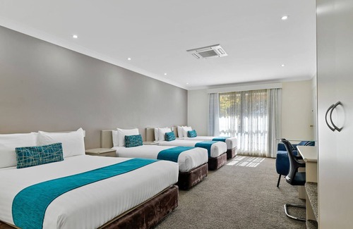 Orange Hotel | Central Caleula Motor Lodge