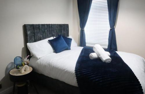 Coventry Apartment | Central City Home-3 Bed Rooms- Parking-Netflix
