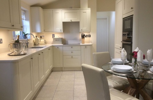 Stroud House | Central Cotswolds with lovely views towards Cheltenham, Gloucester and beyond