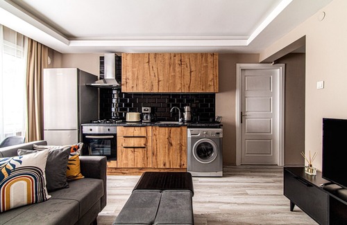 Gumussuyu Mahallesi Apartment | Central Flat near Taksim Square with Balcony