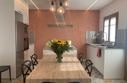 Figueres House | Central house! ideal for families. Both parking