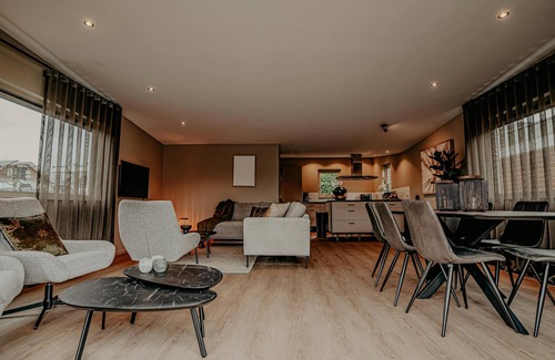 Municipality of Uitgeest Boat Rental | Central houseboat on lake, near beach & cities