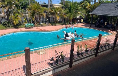 Long Jetty Hotel | Central Jetty Motel