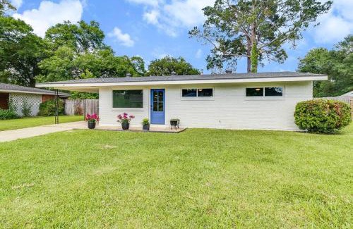 Lafayette House | Central Lafayette location w/King Bed & Coffee Bar