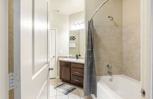 Southpoint Apartment | Central location-Pool&Hot Tub Near Beach and Mayo Clinic