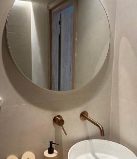 Psirri Apartment | Central Luxurious Athens Suites- walk to Acropolis - by Good Life suites