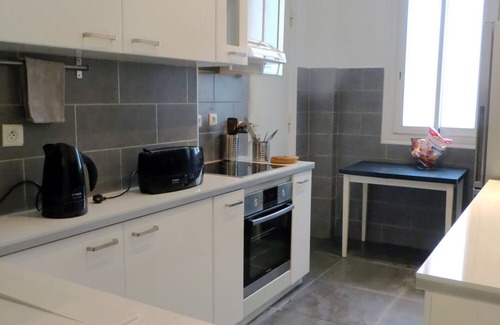 Musicians Quarter Apartment | Central Luxury On Prestigious Bd Victor.hugo (2min Walk Pedestrian Zone & Beach)