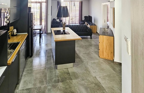 Kyrenia Apartment | Central, Modern Flat 8 min to Kyrenia Castle