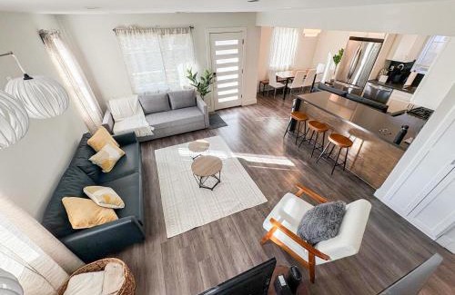 NoHo Arts District Apartment | Central North Hollywood Home