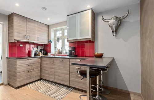 Egersund Apartment | Central Penthouse 3-bedroom apartment with dedicated office setup