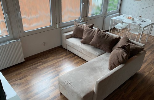 Siegburg Apartment | Central & Quiet in Siegburg (Near HBF / Near Central Station: Siegburg / Bonn)