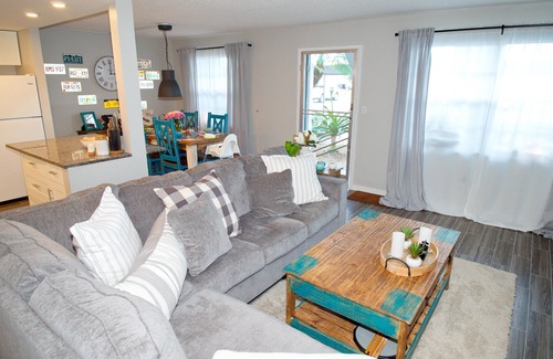 Cypress Lake Condo | Central Quiet Location, only 8 Miles to Ft. Myers Beach